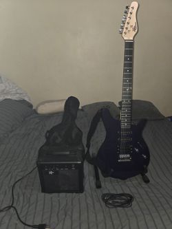 Rogue RR100 Rocketeer Electric Guitar Pack
