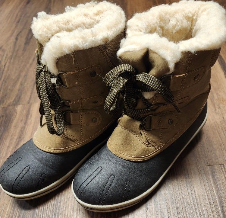 NWOT Womens Sz 6 Portland Boot Company "Ginger" Duck Hunting Boots, Never Worn- Too Small & Couldn't Return-Perfect Condition