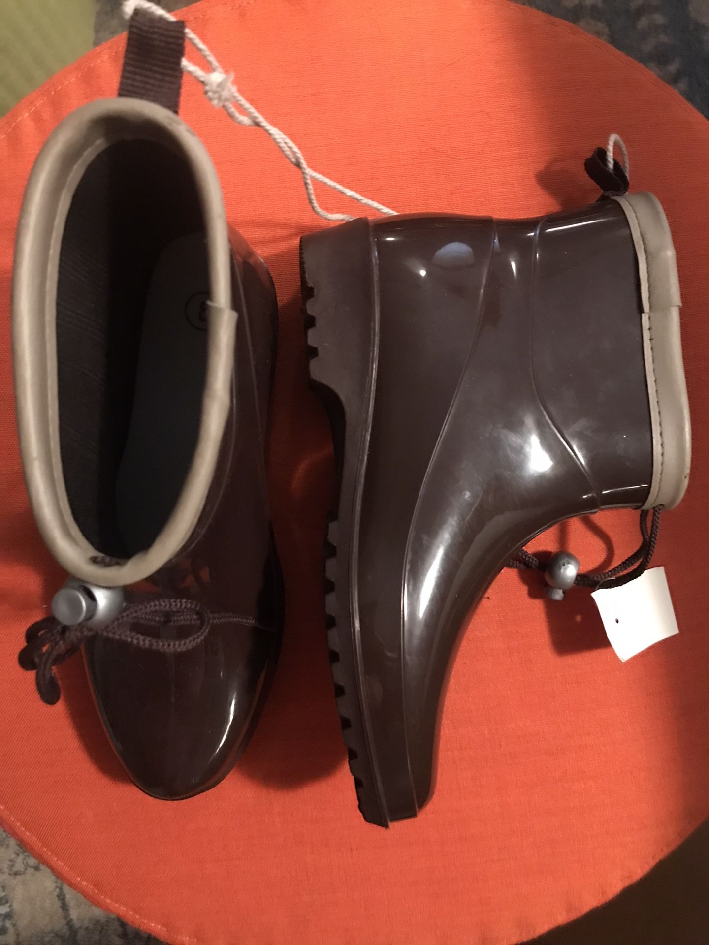 New Women’s Rain Boots 8