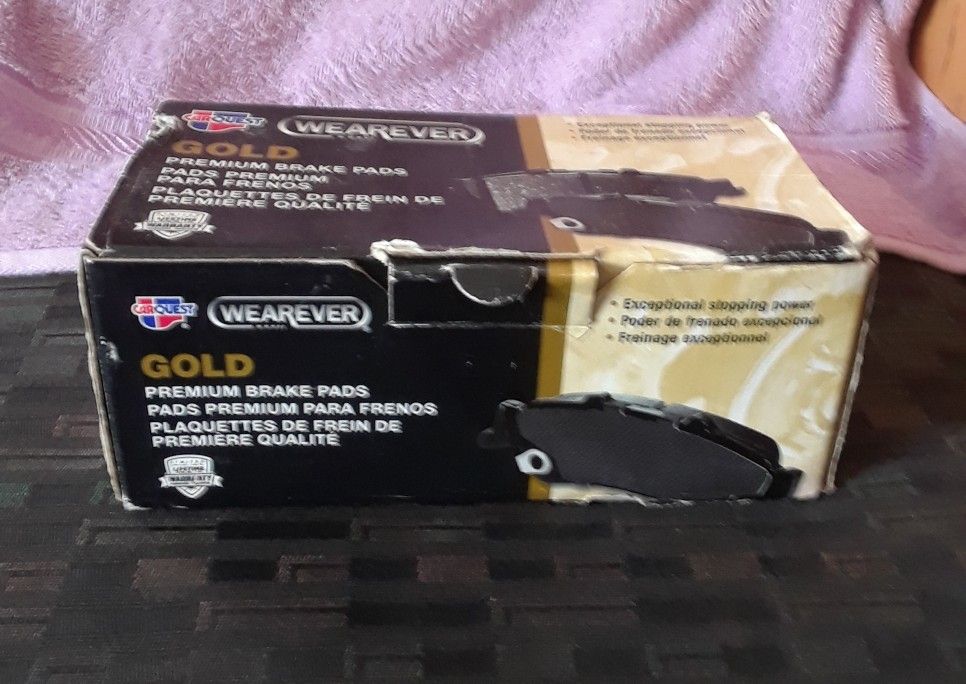 GOLD ,PREMIUM BRAKE PADS, 4 PICS.