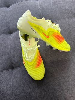 Size 6 Nike Phantom 6 Low Elite AG-Pro