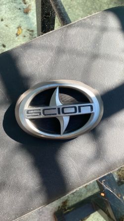 Scion xb 2005  front grill emblem