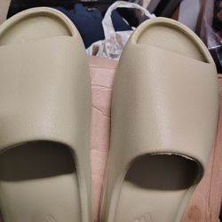 Yezzy Slides  