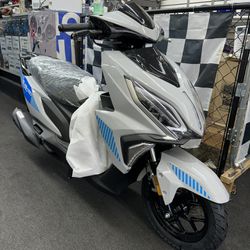 Brand New Acenda 150cc Gas Scooter 