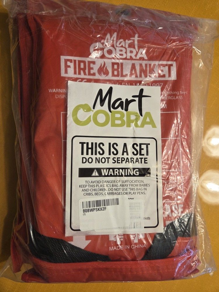 EMERGENCY FIRE BLANKETS - SET OF 4 - BRAND NEW