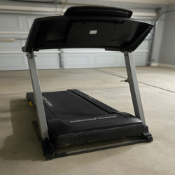 ProForm Treadmill – Like New Condition, Adjustable Speed & Incline - Fresno, CA