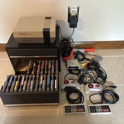 1985 NES Nintendo Console 4 Controllers Cords Case 22 Games All Sold Together 
