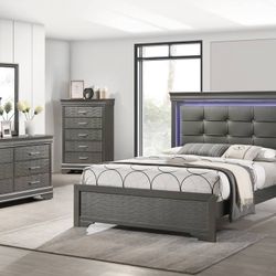 4 Pc Queen Bedroom Set