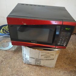 West Bend microwave works good used but works