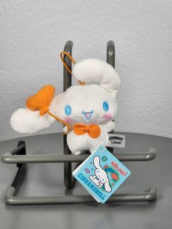 4.6" Sanrio Cinnamoroll Standing with Orange Balloon Keychain Charm Plush