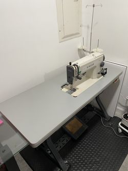 Industrial Sewing Machine & Motor with Table *PICK UP ONLY*