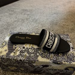 Dior sandals size 7 w