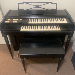 Wurlitzer Organ And Stool