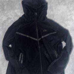 size Large nike tech windbreaker $60 Damn near new