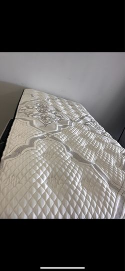 Twin mattress