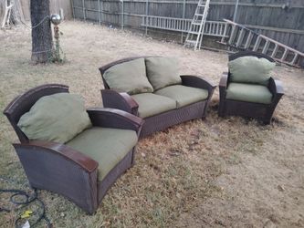 3 piece Brown conversación seccional seating set with green cushions