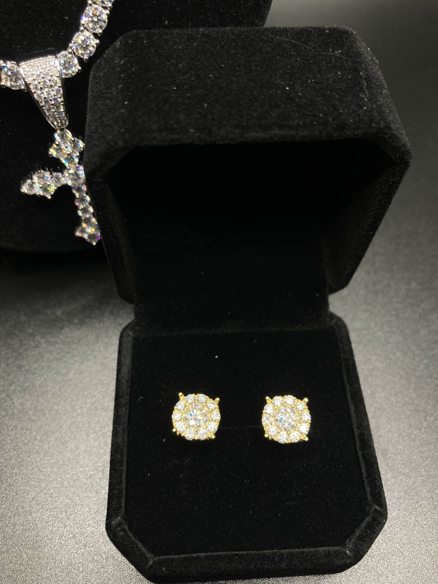 9MM Round shape halo style earring 2.6CT VVS1 Moissanite & 925S Silver GOLD PLATED