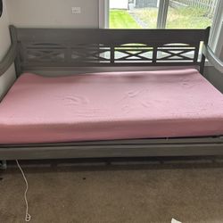 Day bed
