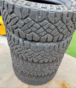 285/75/18 Goodyear Selling a set of 4 tires in excellent condition 🫡