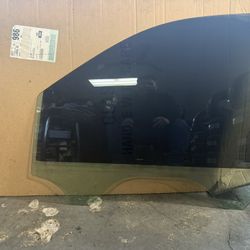 2020 -25 GMC Sierra/Silverado Driver Door Glass