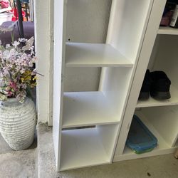 Shelves Storage For Shoes In Good Condition 