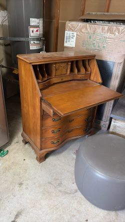 Desk/ Dresser