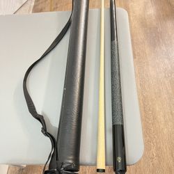 McDermott Q very good condition with case