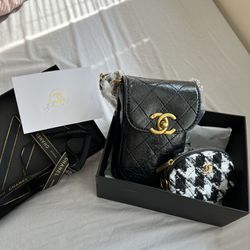 Chanel Phone case crossbody bag AUTHENTIC for Sale in Peck