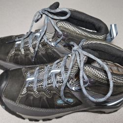 Hiking Women's Boots Size 8