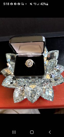 Gorgeous Cocktail Ring - Size 7