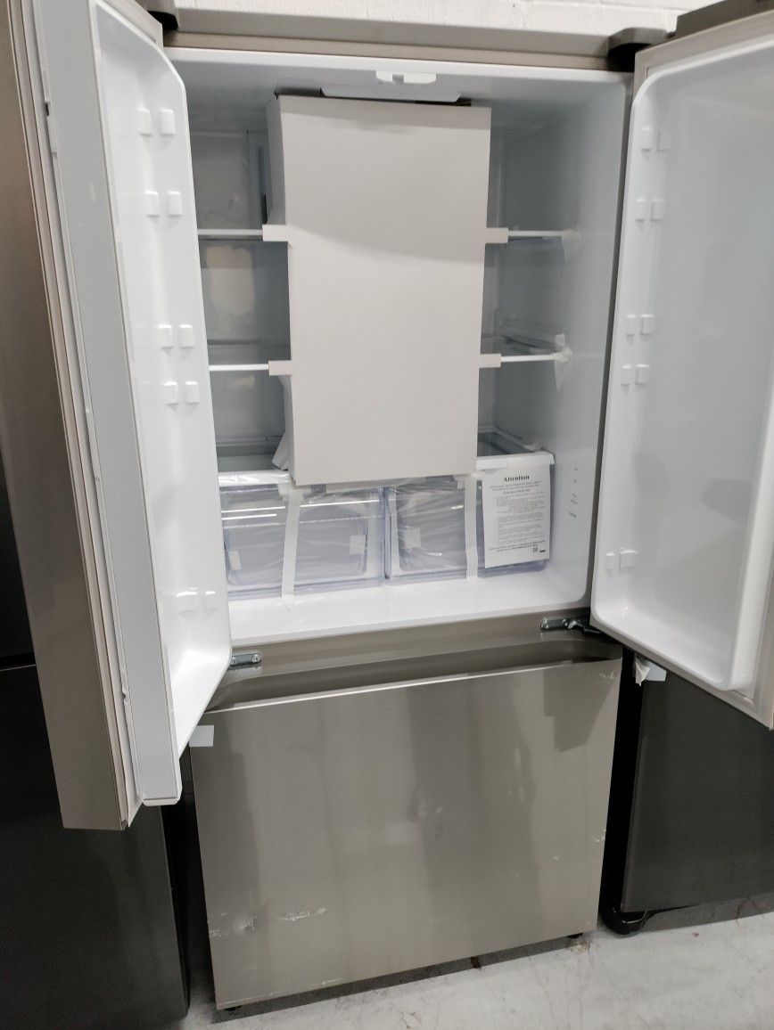Samsung French Door Stainless Steel Refrigerator 32' Wide, New Scratch And Dent