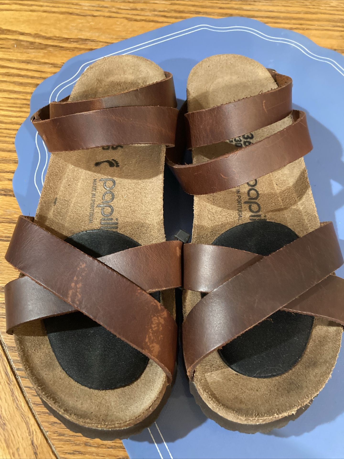 Brand Néw Womens Brown Sandals By Birkenstock Size 36