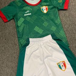 Uniformes de Niño y niña de Mexico