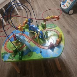 Toddler maze table