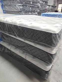 Brand new. Factory sealed. Deeply discounted.
If you’re in St. Pete and need a mattress, this is your sign.
➡️ Text “MATTRESS” to 727-371-6446 to book