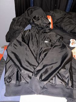 Nike Windbreaker Small