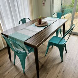 Dining Table w/ Metal Chairs