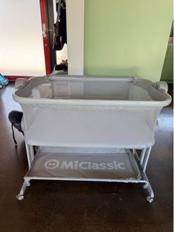 MiClassic bedside bassinet