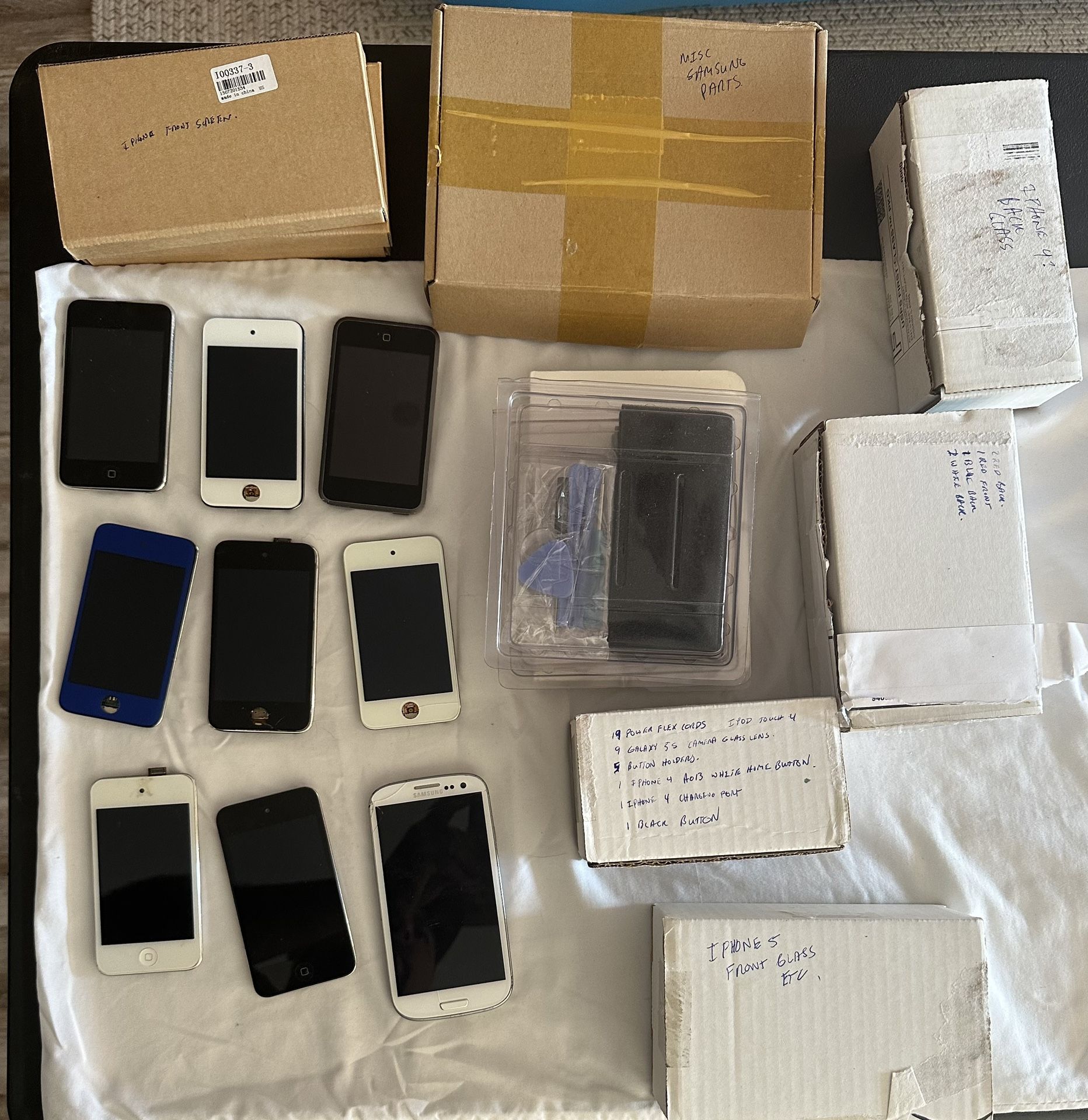 Miscellaneous iPhone iPad And Samsung Parts.