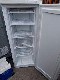 Deep freezer