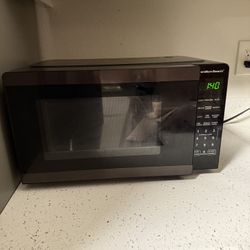Hamilton beach Microwave (0.9 Cu. Ft) 