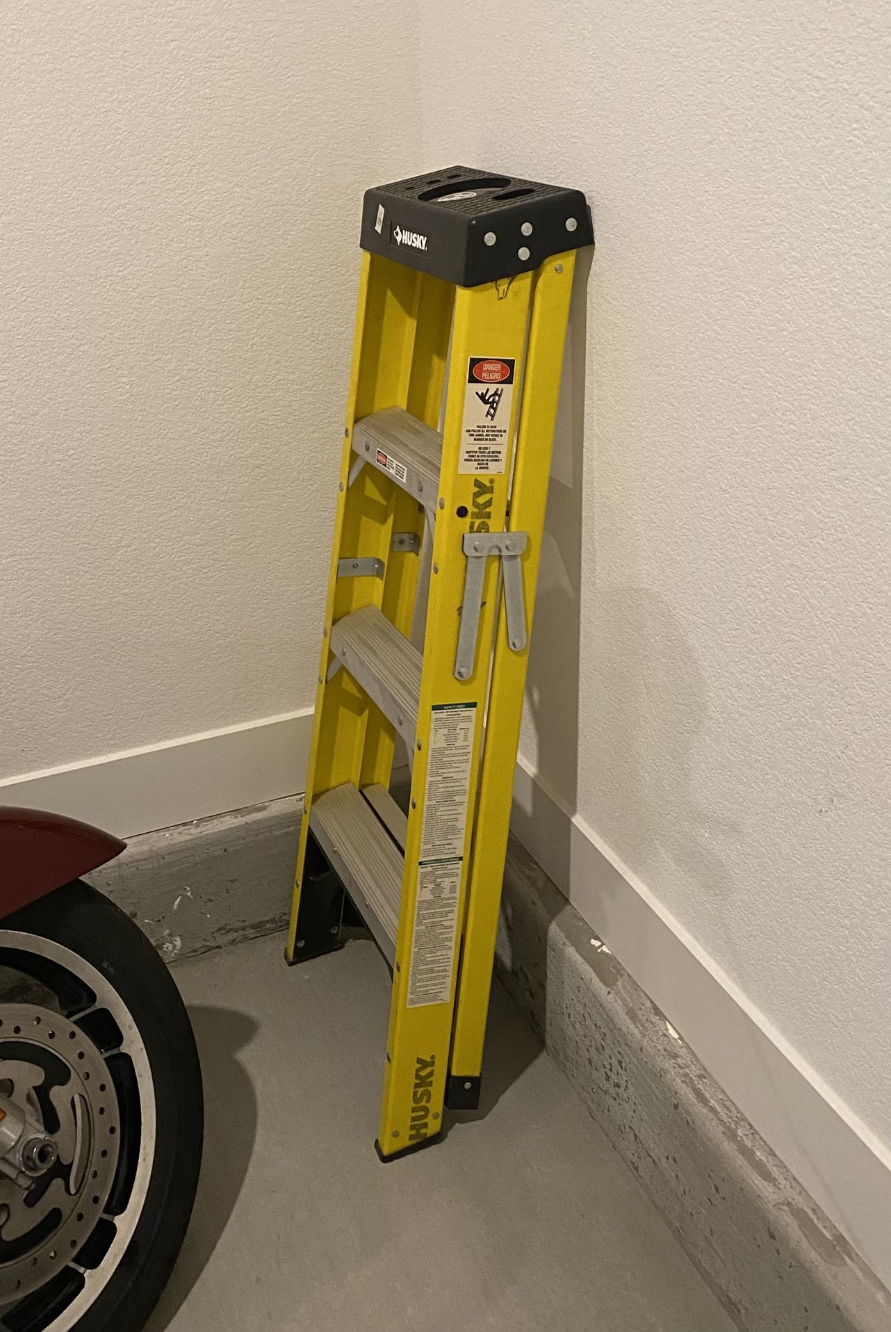 Husky Ladder - 4ft