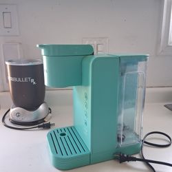 Keurig coffee maker incl k-cup pod
