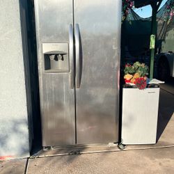 Refrigerator 