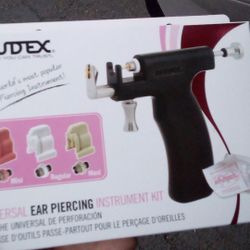 Ear piercing Gun