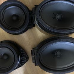 Bose Speakers With Amp Set