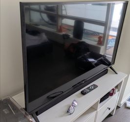 LG 50" Smart TV – Excellent Condition w/Remote