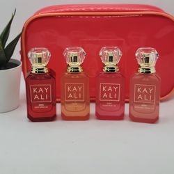 KAYALI 

EDEN Mini Replica Set

Juicy Apple, NEW Plush Pear, NEW Sweet Peach, and Sparkling Lychee

.33 fl