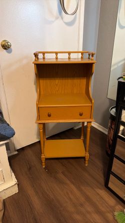 Shelf stand with drawer