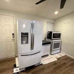 Whirlpool Appliances 4 Pieces